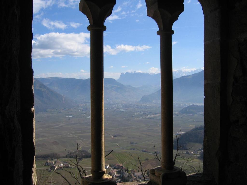 Schloss-Hof Appiano Sulla Strada Del Vino Ngoại thất bức ảnh
